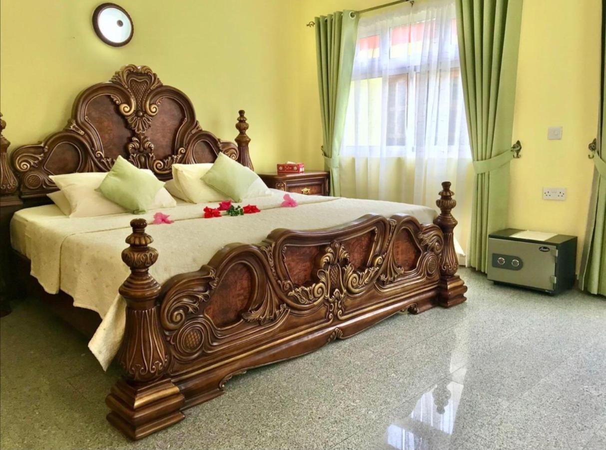 วิลลาบานาเนีย Hotel อังส์ วอลแบร์ วิลเลจ ภายนอก รูปภาพ