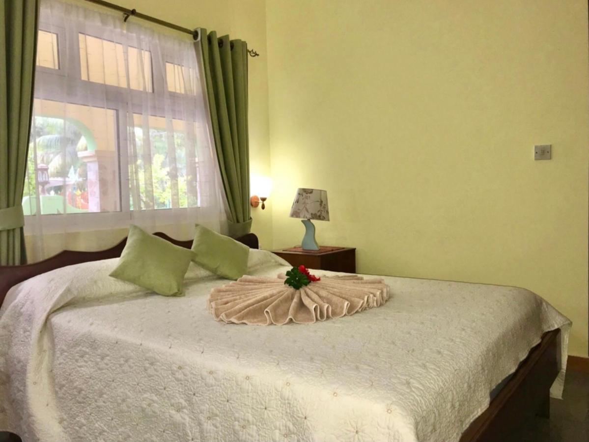 วิลลาบานาเนีย Hotel อังส์ วอลแบร์ วิลเลจ ภายนอก รูปภาพ